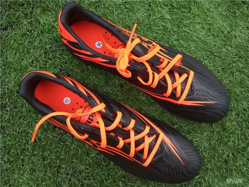 迪卡侬入门级宽脚足球鞋,迪卡侬足球鞋kipstaagility
