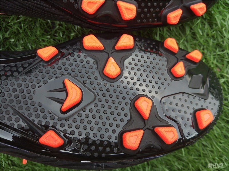 迪卡侬入门级宽脚足球鞋,迪卡侬足球鞋kipstaagility