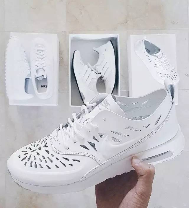 告别撞鞋尴尬这款小白鞋舒适透气,撞鞋尴尬怎么办