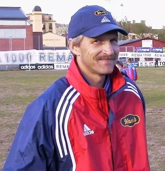 一个关于足球的电影,足球高于生死原话