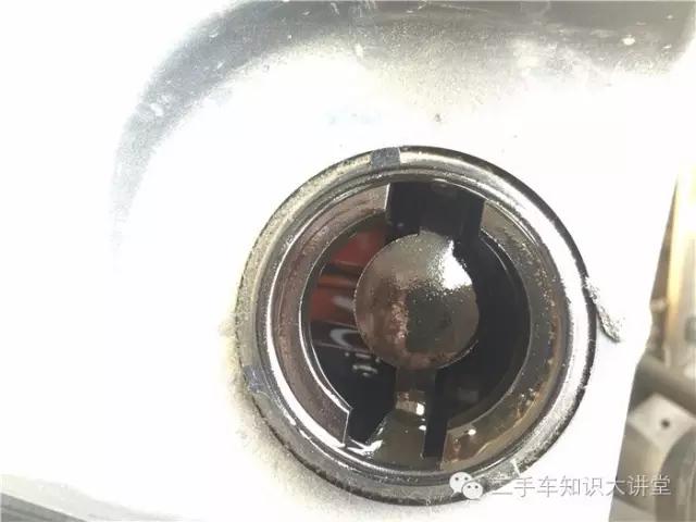 这车换避震要3000，还常年漏油，然而开过的人都瞬间被征服了