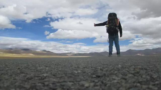 一个人行走的范围就是他的双眼,你行走的范围就是你的世界