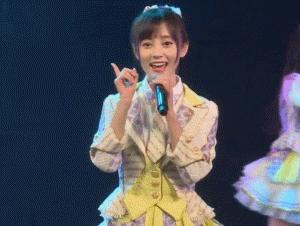 鞠婧祎上过几次微博热搜,鞠婧祎淡妆接受采访上热搜