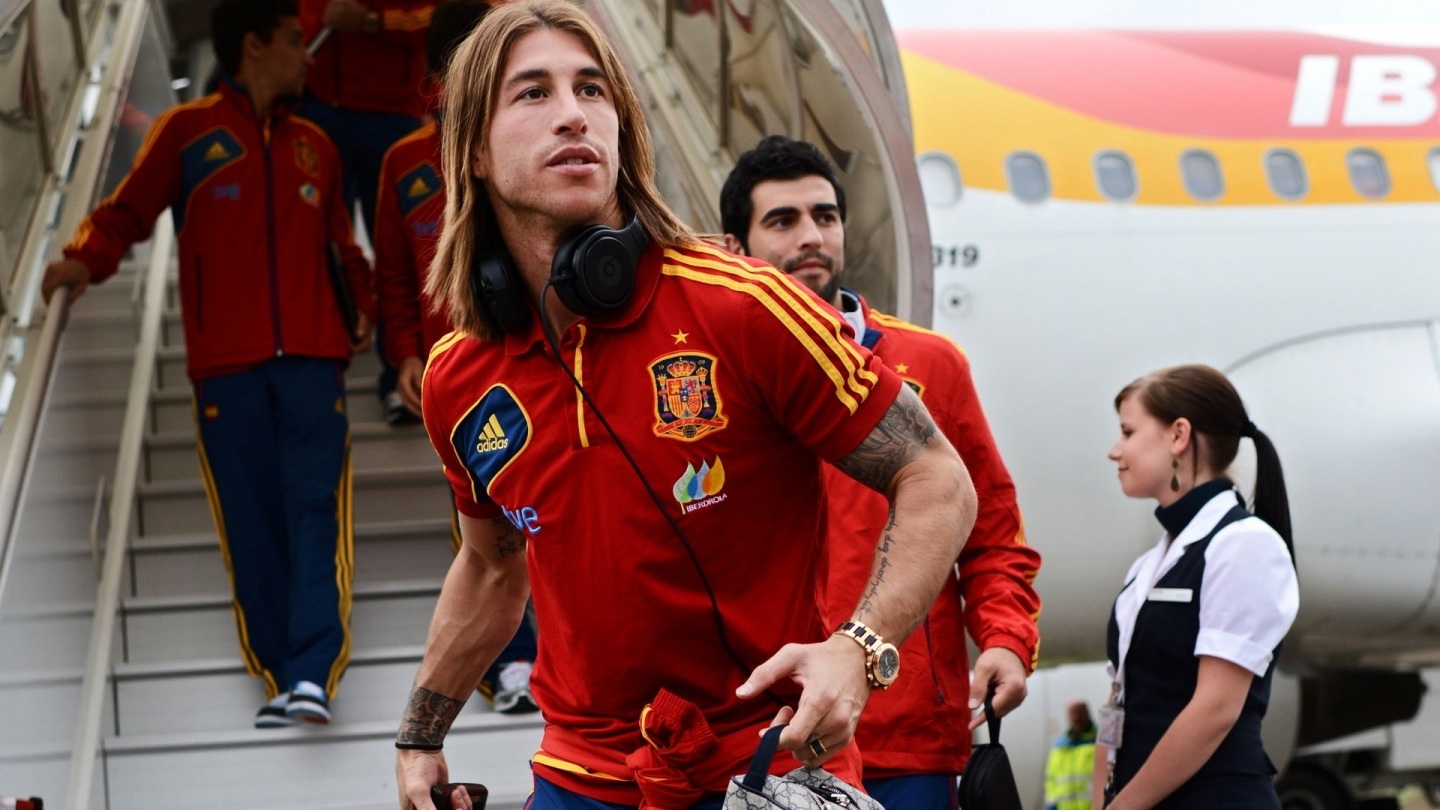 拉莫斯小辫子发型,拉莫斯1718赛季发型