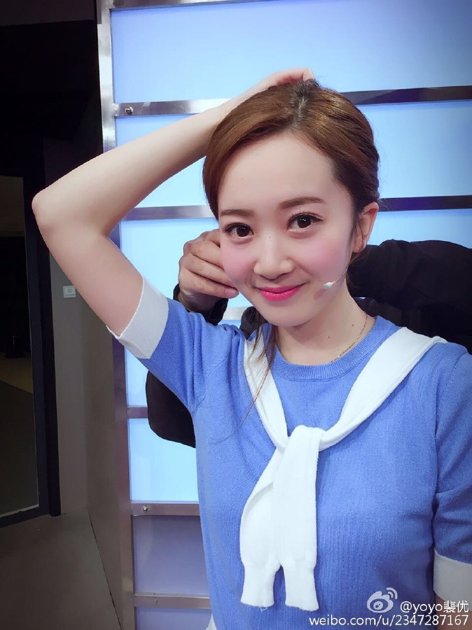 腾讯体育中超女主播裴优,微笑女神女明星