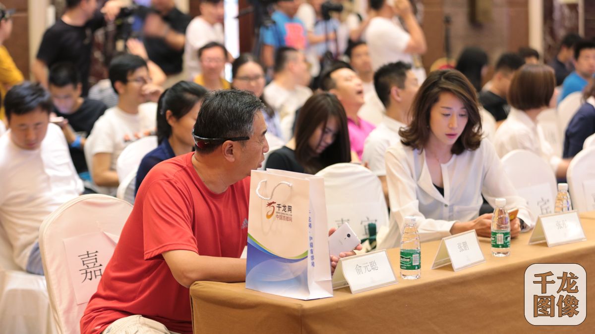 华文足球推出超感训练体系将与千龙网组建青少年训练营