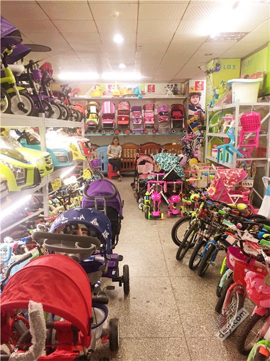 汉正街童装直播间秒杀,汉正街品牌童装直播间