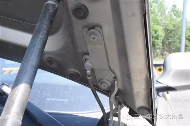 这车换避震要3000，还常年漏油，然而开过的人都瞬间被征服了