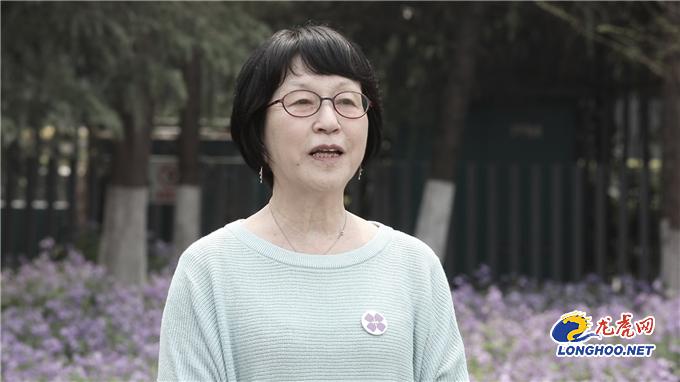 清明吊唁英烈朗诵视频,感人催泪的清明烈士陵园