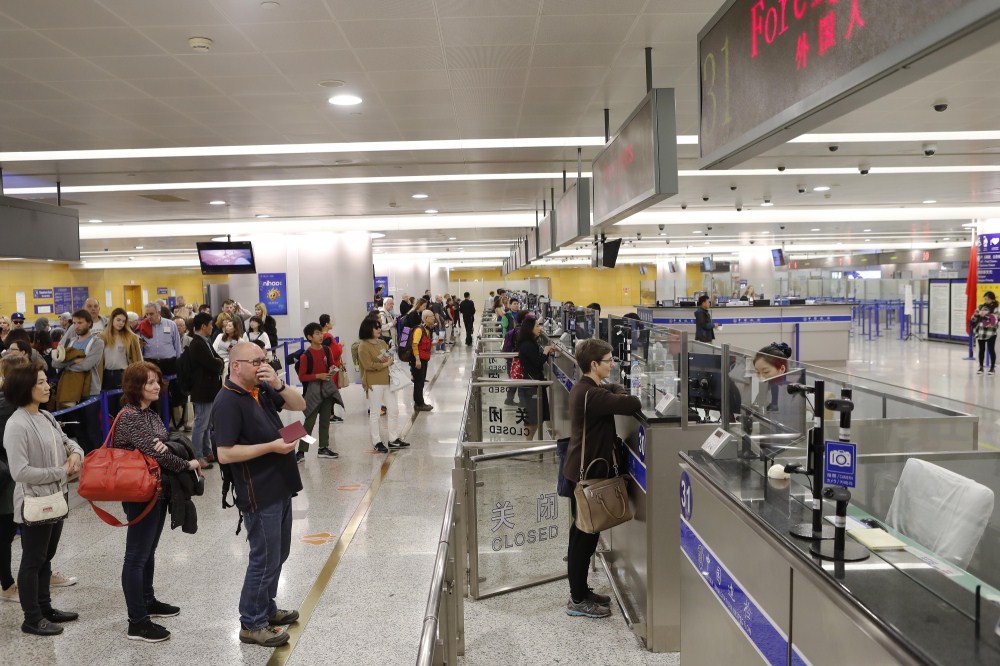 帮人携带毒品入境应如何处罚,入境中国携带物品最新规定