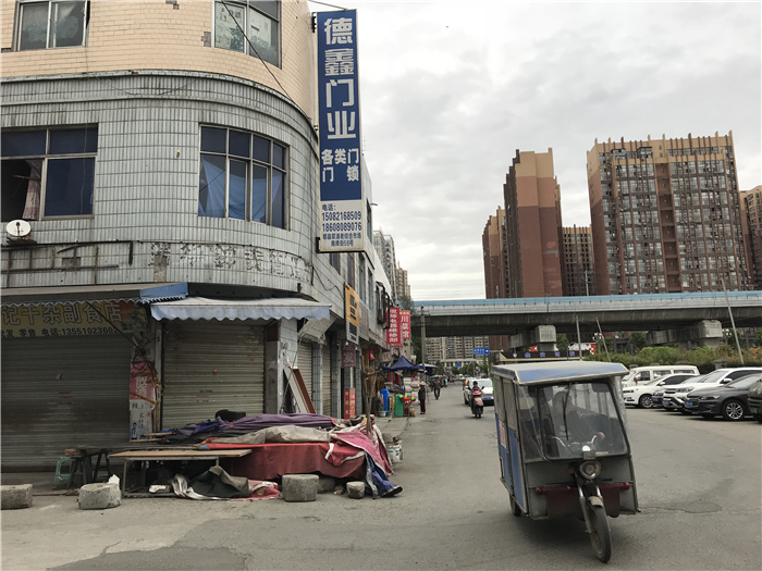 乱逛|曾经我总是跟着大人赶犀浦