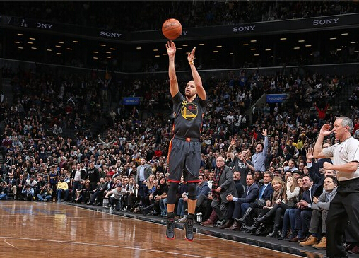 传统控卫难夺冠,得分型控卫vs传统控卫