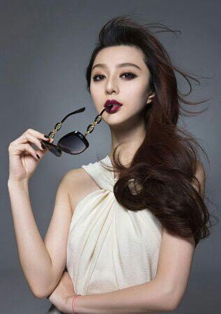 范冰冰李晨出席运动装照片,看范冰冰日常化妆