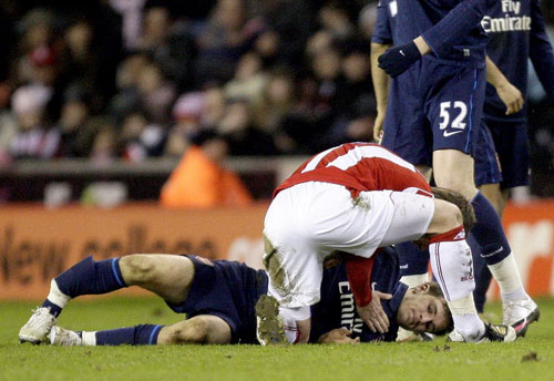 足坛最惨烈受伤,足坛令人悲伤的受伤瞬间