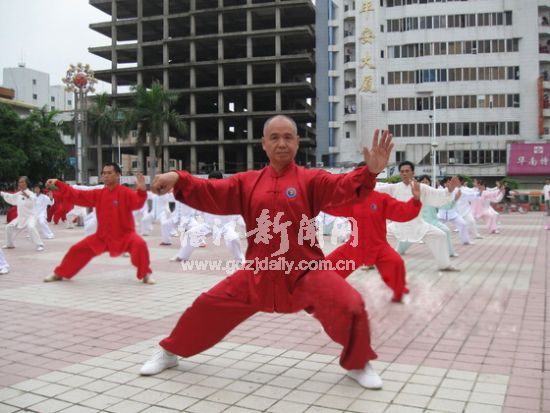 如何将体育与饮食结合做产业,把体育健身同人民健康结合起来