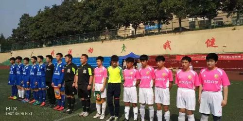 阳光体育快乐足球海报,手抄报阳光体育快乐足球