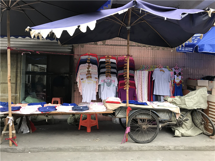 乱逛|曾经我总是跟着大人赶犀浦