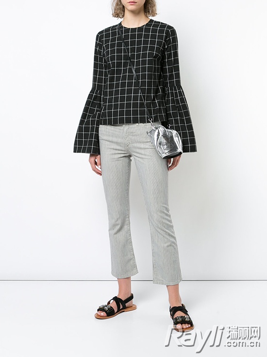 孙怡穿毛边裤子,孙怡穿黑色裤子