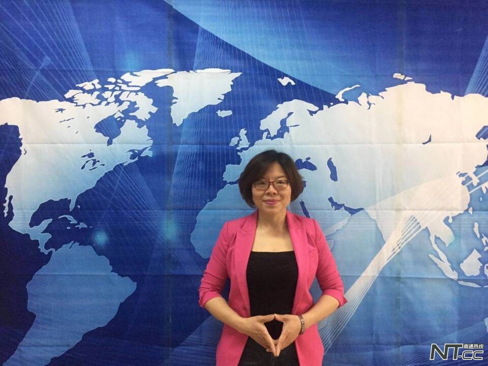 她用深情的吟诵，为“帕友”开启生命的另一扇窗