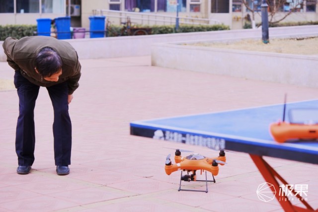 大疆最新水上无人机,新款水陆空三栖无人机测评
