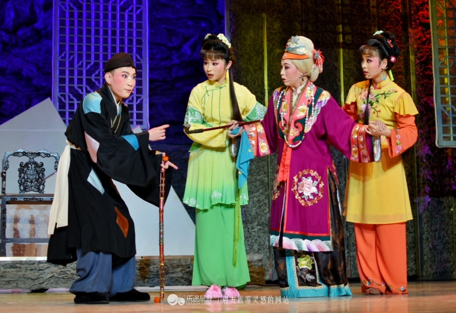 皖风徽韵戏曲,黄梅戏戏装大全