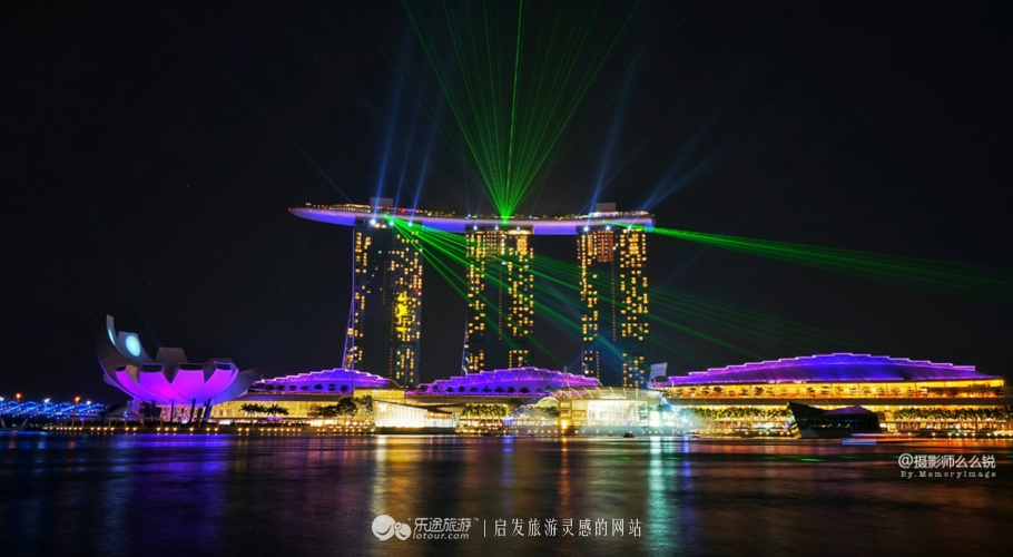 点亮圣诞树风景视频,点亮梧桐树视频