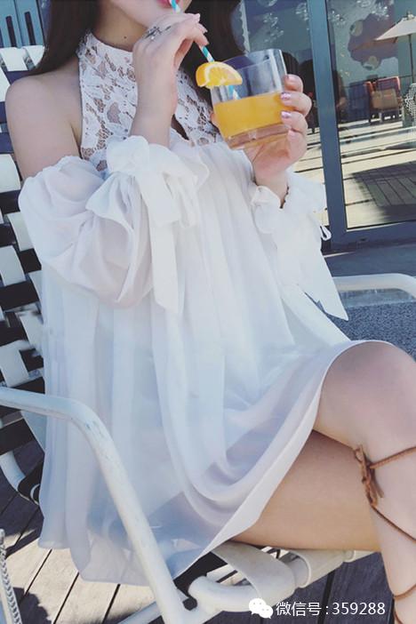 夏季新款露肩宽松t恤 (露肩薄款时尚t恤)