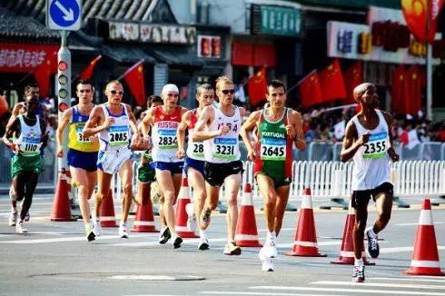 小腿前面疼痛还能继续跑步吗？