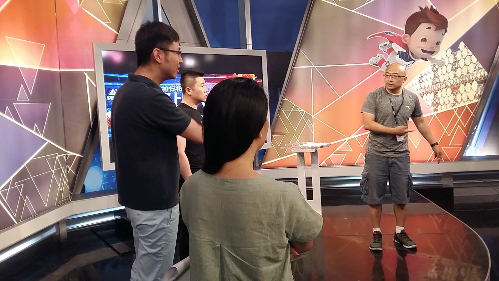 读董,足球解说2016欧洲杯