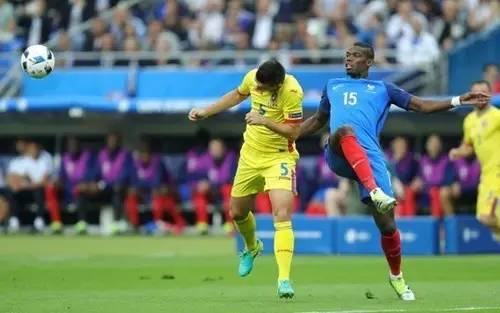 界外球接球晃了塔利斯卡,界外球跑到前场