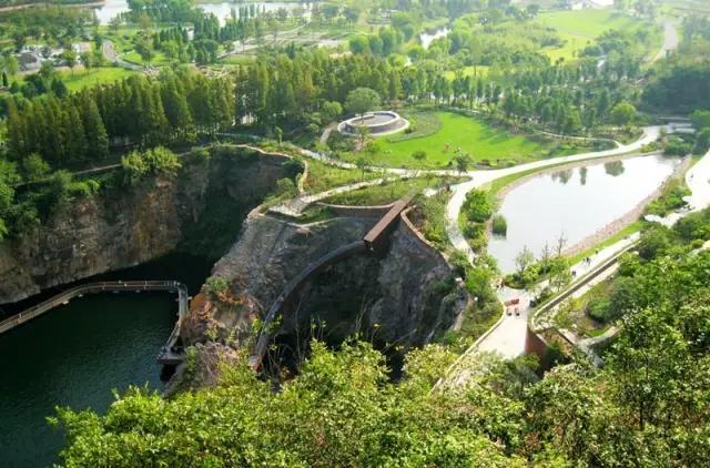 上海地铁10号线各站点有哪些景点,上海地铁沿线风景点