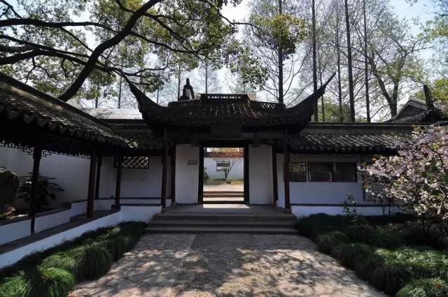 上海地铁10号线各站点有哪些景点,上海地铁沿线风景点