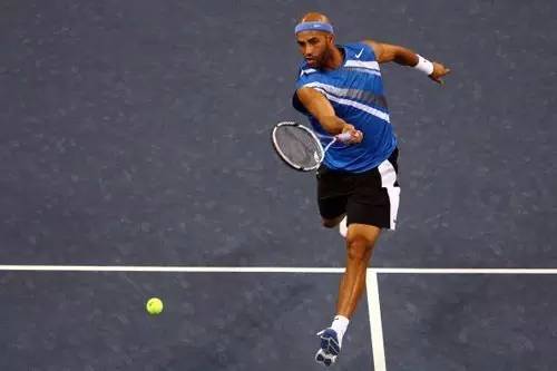 界外球接球晃了塔利斯卡,界外球跑到前场