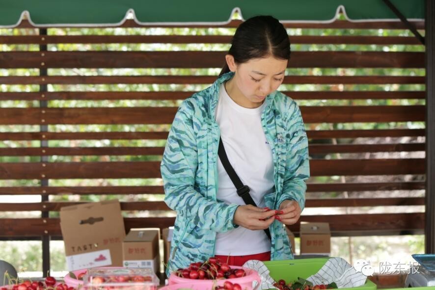 惊呆樱桃红了，美女盛情邀请，你是约呢，约呢，还是约呢！