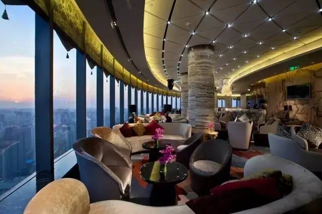 现场欧洲杯看球攻略,欧洲杯去哪里看球队比赛比分