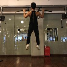 背部肌肉训练情侣,背部肌肉训练女生哑铃