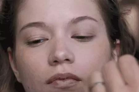 人生的第一次怎么开始的,人生的第一支遮瑕