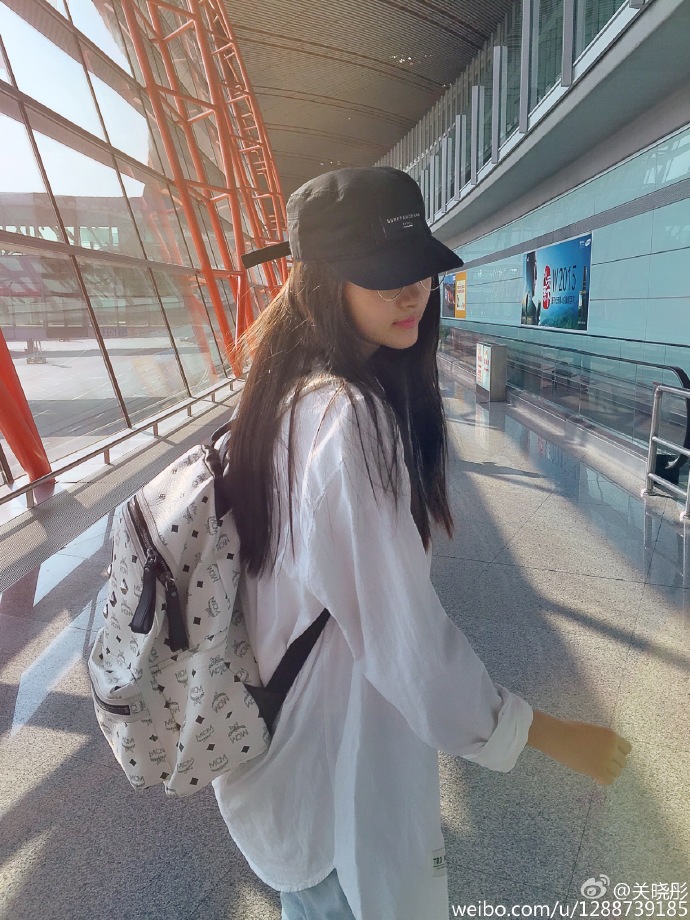 国民闺女关晓彤不愧是宝藏女孩,国民闺女关晓彤包包