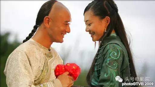 这个爱骂人的玉女收服了香港最拽的古惑仔还名正言顺当恋爱教父