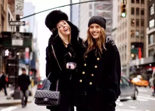 公司年会礼服鞋子怎么搭配,年会晚宴着装要求通知