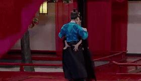 太子妃红的原因就是——相逢一炮泯恩仇