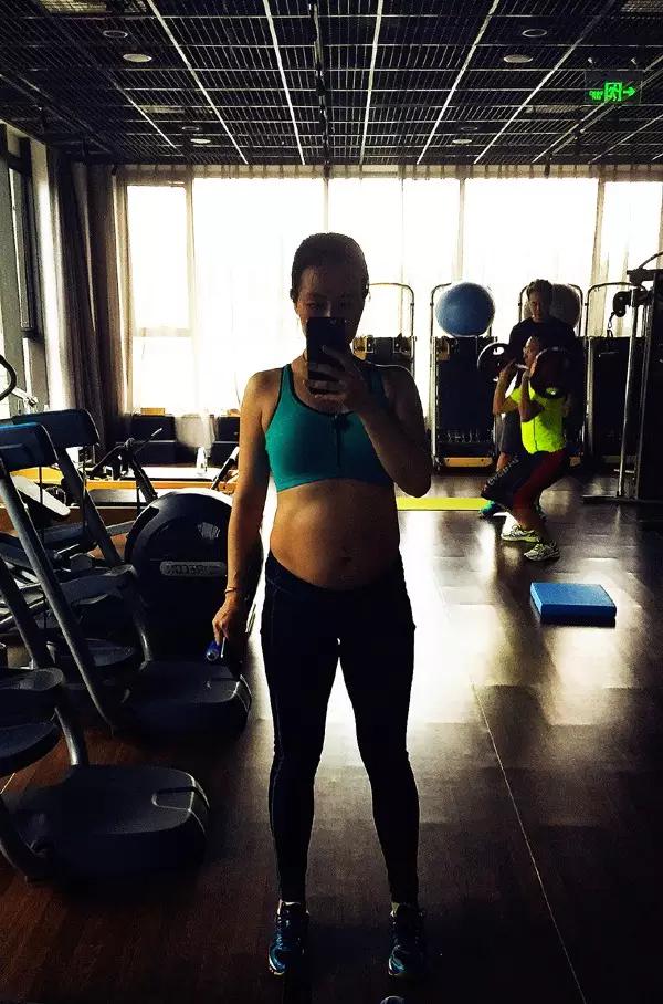 孕期妈妈可以做哪些锻炼,高领孕妇可以力量训练吗