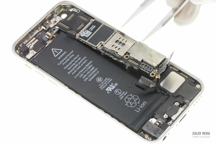 拆修iphone手机,苹果5c换后壳