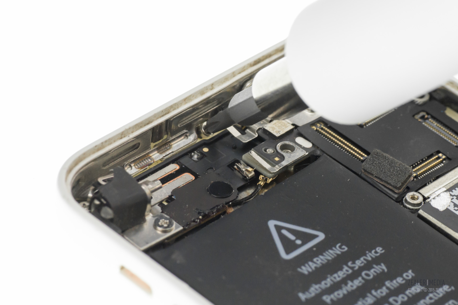 拆修iphone手机,苹果5c换后壳