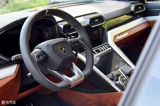 沉浸式体验提车兰博基尼urus,试驾兰博基尼urus顶配
