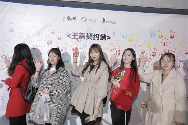 王者荣耀里面的机器人太厉害了,王者荣耀有机器人的英雄