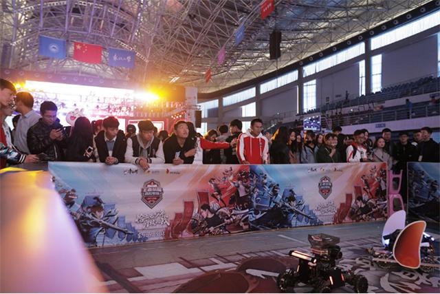 王者荣耀里面的机器人太厉害了,王者荣耀有机器人的英雄