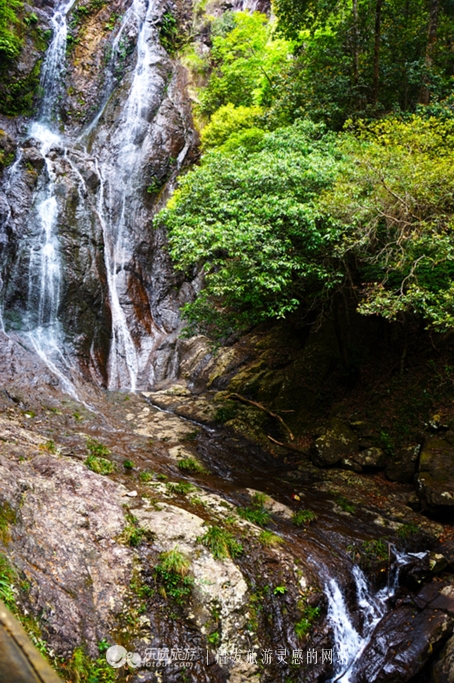 云顶景区瀑布,云顶山峡谷七彩瀑布