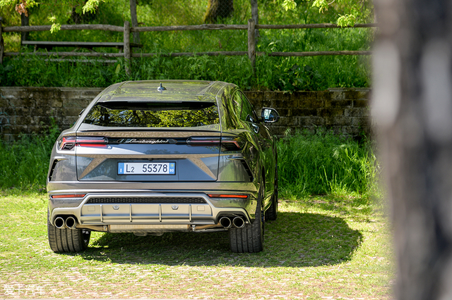 沉浸式体验提车兰博基尼urus,试驾兰博基尼urus顶配