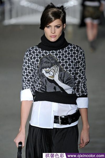 印花新潮服装搭配人面印花别样红